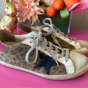 Stylish Sneakers with Blue Star Accent